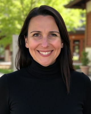 Photo of Kristen Lucarelli, Clinical Social Work/Therapist, LICSW