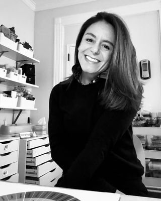 Photo of Samantha Commarato, Art Therapist, MPS, ATR-BC, LPAT, LCAT, ATCS