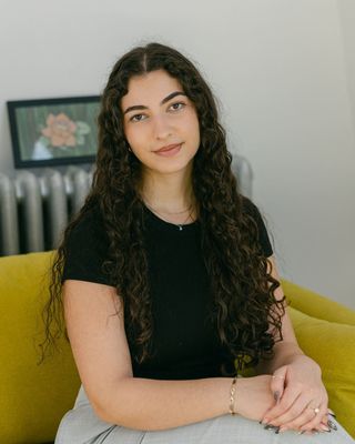 Photo of Rea Pallis, Registered Psychotherapist (Qualifying), MEd