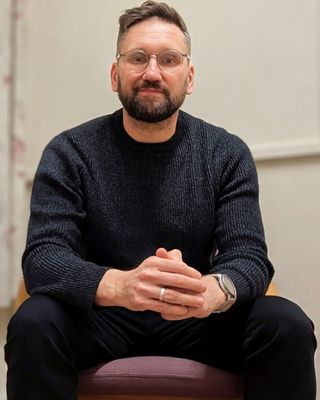 Photo of Robin Lewis, Counsellor, MNCPS Acc.