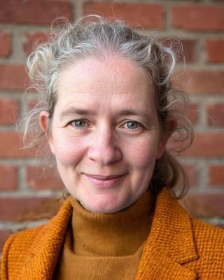 Photo of Sorrel Osborne, Psychotherapist, MSc, MBACP