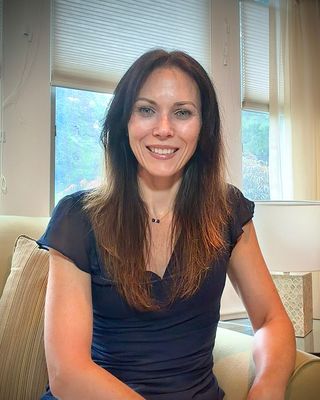 Photo of Dr. Rebecca Silva, Psychologist, Ph.D.