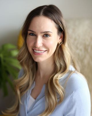 Photo of Linda Schmalz, Registered Psychotherapist (Qualifying), MA, BA, CNP