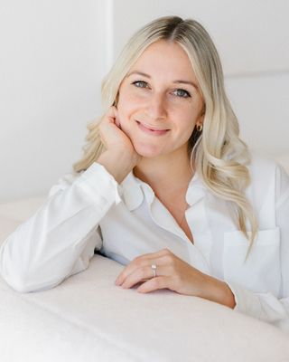 Photo of Andrea Heald, Registered Psychotherapist, BA, MACP