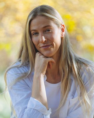 Photo of Jennifer Saunders, Counsellor, RCC, MACP