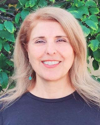 Photo of Dr. Simina Eshtehardi, Marriage & Family Therapist, PhD, LMFT