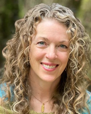 Photo of Lisa Sandine, Pre-Licensed Professional