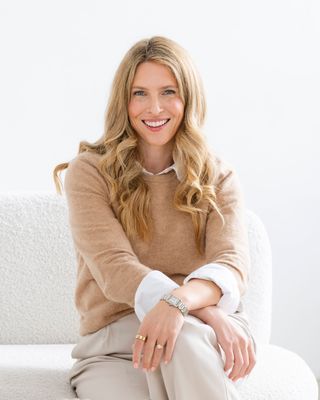 Photo of Julia Girdler, Psychiatrist, MD