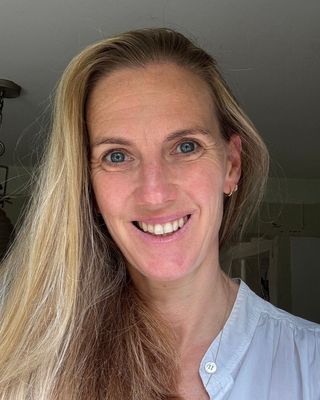 Photo of Flora Oliver, Counsellor, MBACP