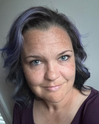 Photo of Erin Green, Licensed Clinical Mental Health Counselor, MS, LCMHC, 200CYT