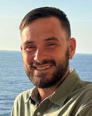 Photo of Jonathan Davis, Pre-Licensed Professional, MSW