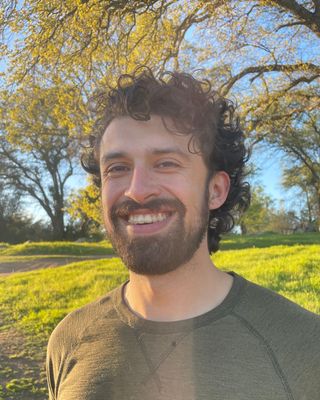 Photo of Dario Sarmienta, Marriage & Family Therapist, LMFT