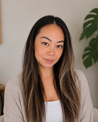 Photo of Annie Huynh, Registered Social Worker, MSW, RSW