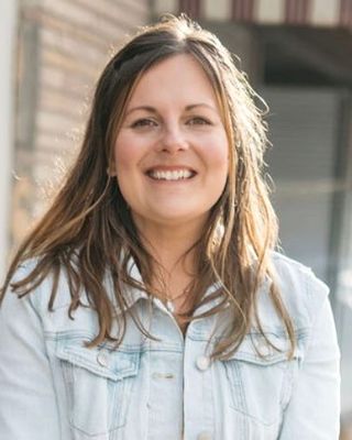 Photo of Annie Tomlinson, Licensed Professional Counselor, MA CMHC, LPC