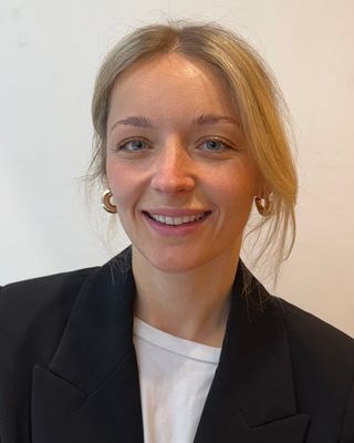 Photo of Emma Ward, Psychotherapist, MA, MNCPS Acc.
