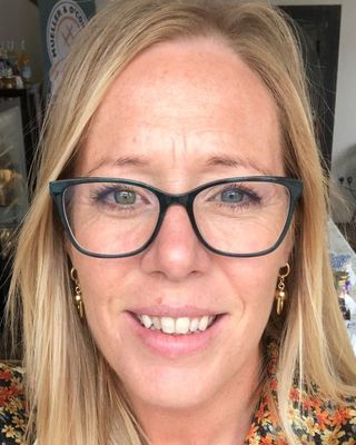 Photo of Joanne M Saunders, Psychotherapist, MIACP