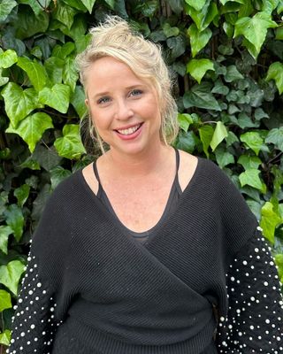 Photo of Emily Pearlstein, Mental Health Counselor, LMHC
