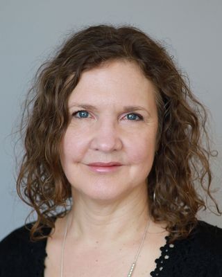 Photo of Karin Pereira, MSW, RSW, CHyp, Registered Social Worker