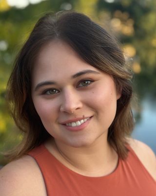 Photo of Nina Pascual, Pre-Licensed Professional, BS