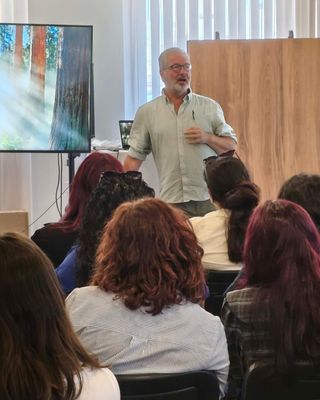 Photo of Dr Ged Smith, Psychotherapist, PsychD, MUKCP
