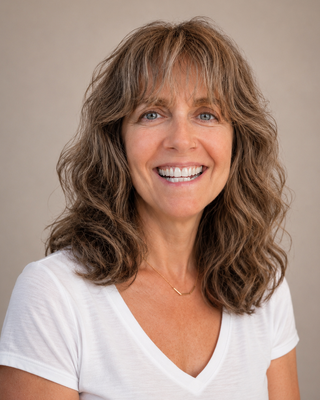 Photo of Risa Neuwirth, Clinical Social Work/Therapist, MSW, LCSW-R