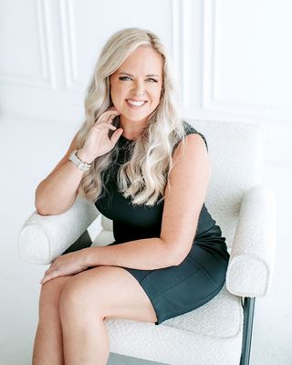 Photo of Steffanee Holt, Clinical Social Work/Therapist, MSW, LICSW