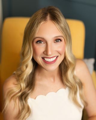 Photo of Lauren McCoy, Marriage & Family Therapist, BS, MS, LMFT