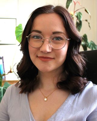 Photo of Rebecca Budge, Psychotherapist, MSc, MBABCP