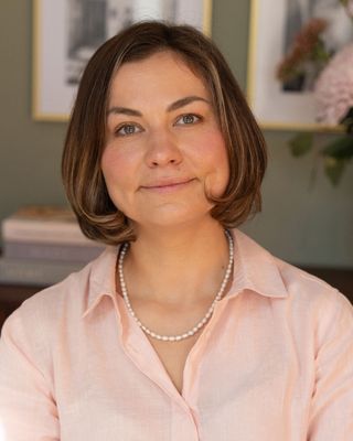 Photo of Yulia Claridge, Psychotherapist, UKCP Trainee