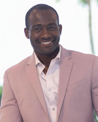 Photo of Valdinio Cambry, Psychiatric Nurse Practitioner, PMHNP