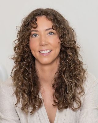 Photo of Alissa Wankmuller, Counsellor, MA, ACA-L2