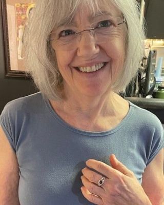Photo of Dr. Lynda MacBeath, Psychiatrist, MD, FRCPC, FASAM