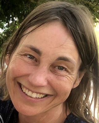 Photo of Sasha Sinnock, Psychotherapist, MSc, MBACP