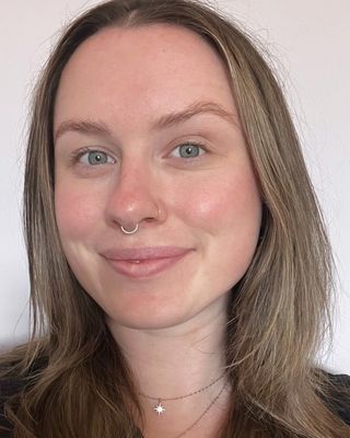 Photo of Arabella Myers, Psychotherapist, MA, HCPC-Art Therap.