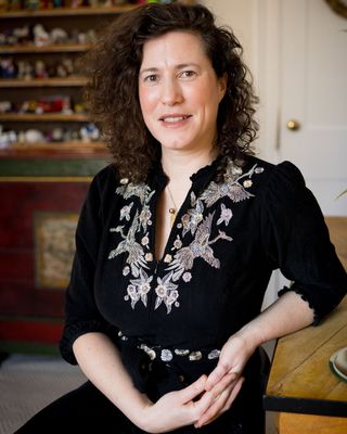 Photo of Debi Magonet, Psychotherapist, MA, HCPC-Art Therap.