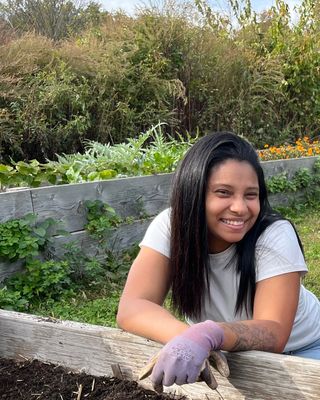 Photo of Glorianny Guzman, Art Therapist, MPS, LCAT , LPAT