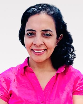 Photo of Rakhi Shingala, Counselor in River Forest, IL