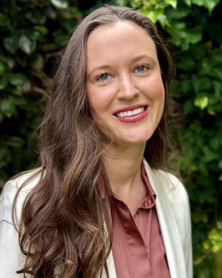 Photo of Eliza Davis, Psychologist, MA, PsyBA - Clin. Psych