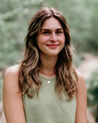 Photo of Zoe Novak, Pre-Licensed Professional, BA, Intern