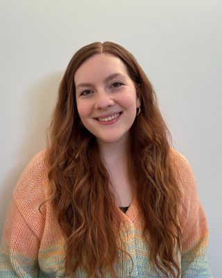 Photo of Sami Simms, Registered Psychotherapist (Qualifying), BA, DKATI, RP(Q)