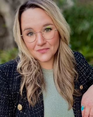 Photo of Alexandra Newlon, Licensed Mental Health Counselor, LMHC