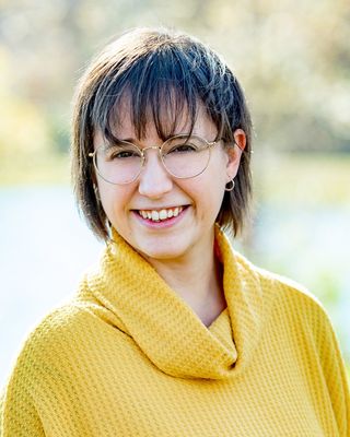Photo of Danni Stennett Kues, Clinical Social Work/Therapist, MSW, LCSW