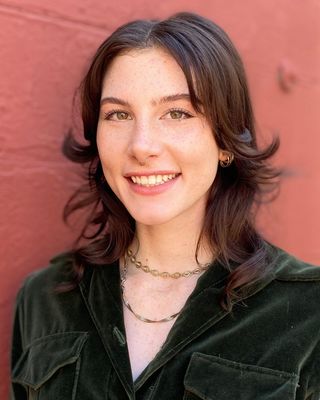 Photo of Madeleine Moreland, Pre-Licensed Professional in Portland, OR