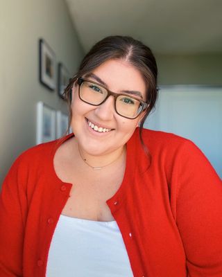Photo of Rachel Phillips, Registered Psychotherapist (Qualifying), RP(Q), MACP, BSc