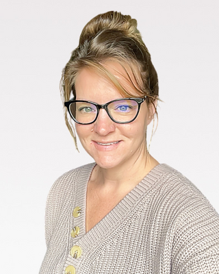 Photo of Cari Oliver, Psychologist in Alexandria, VA