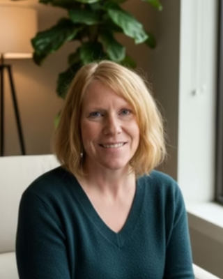 Photo of Angela Henke, Clinical Social Work/Therapist, LICSW