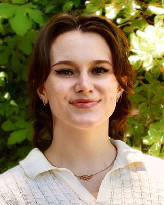 Photo of Gabby Collins Eating Disorder Therapist, Pre-Licensed Professional in Echo Park, Los Angeles, CA