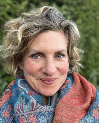 Photo of Eleanor Bigden - Positive therapy for stress anxiety confidence, Psychotherapist, MBABCP