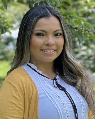Photo of Arleth Perez, LMHC, MA