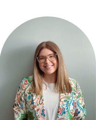 Photo of Samantha Girard, Clinical Social Work/Therapist, MSW, RSW
